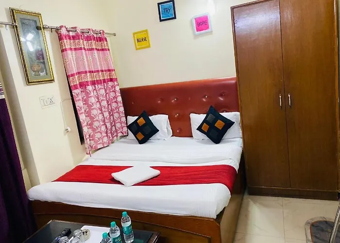 The Super Residency - Near Nizamuddin Markaz & Auliya Dargha