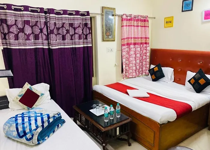 The Super Residency - Near Nizamuddin Markaz & Auliya Dargha