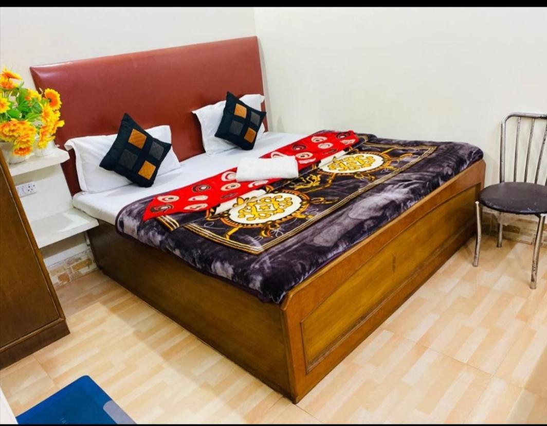 Homestay The Super Residency - Near Nizamuddin Markaz & Auliya Dargha *